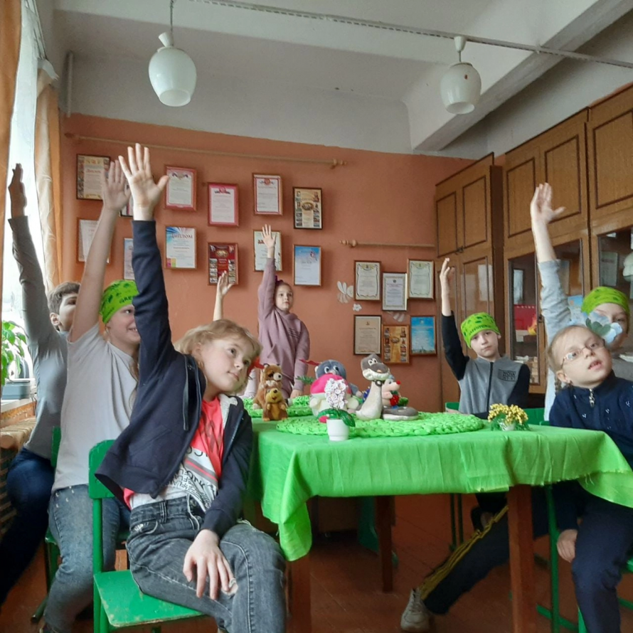 В Искровском ПДК 17 мая прошла экологическая познавательная программа для детей "Природа и мы".