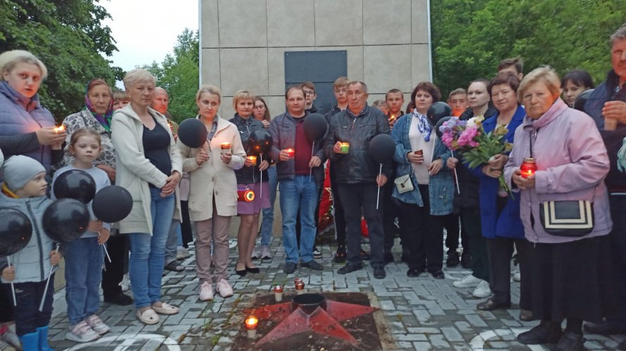   21 июня сотрудники Искровского поселенческого Дома культуры провели акцию "Свеча памяти"