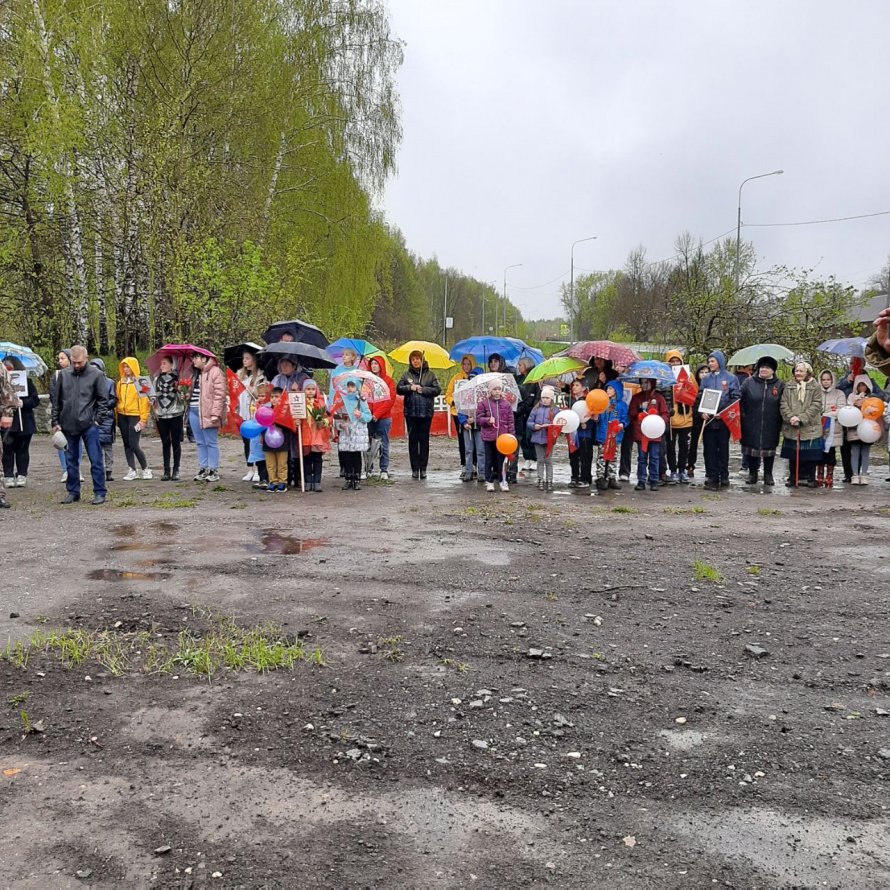9 мая в п. Искра прошел митинг на мемориале павшим воинам в ВОВ